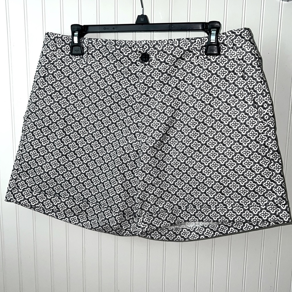Banana Republic Shorts, size 10T, new without tags. Black and white. Very nice!